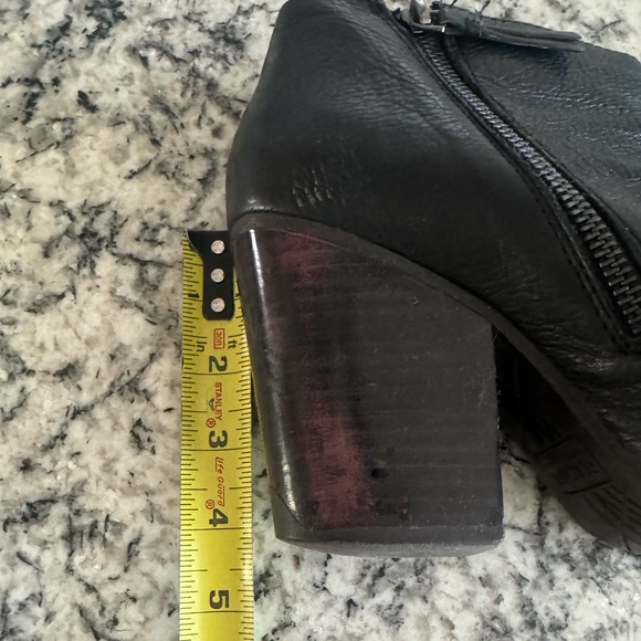 Reaction Kenneth Cole Black Leather Ankle Boots Women’s Size 8.5M - Picture 9 of 11